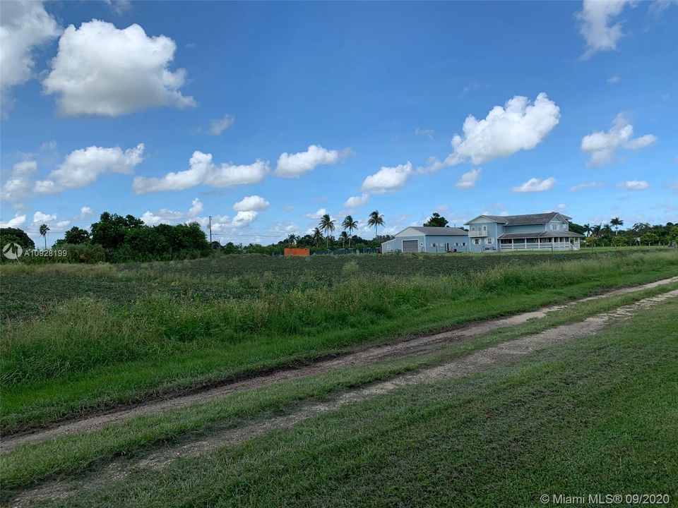 Vendido Recientemente: $275,000 (2.50 acres)