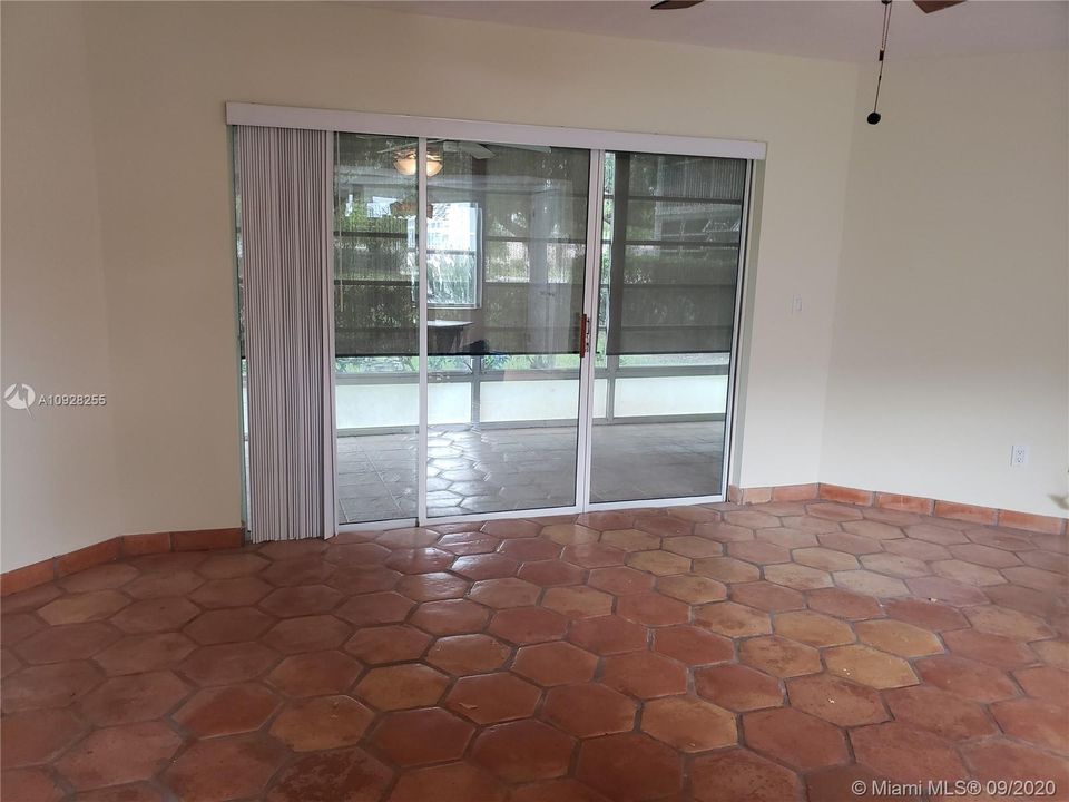 Recently Rented: $1,250 (2 beds, 2 baths, 1200 Square Feet)