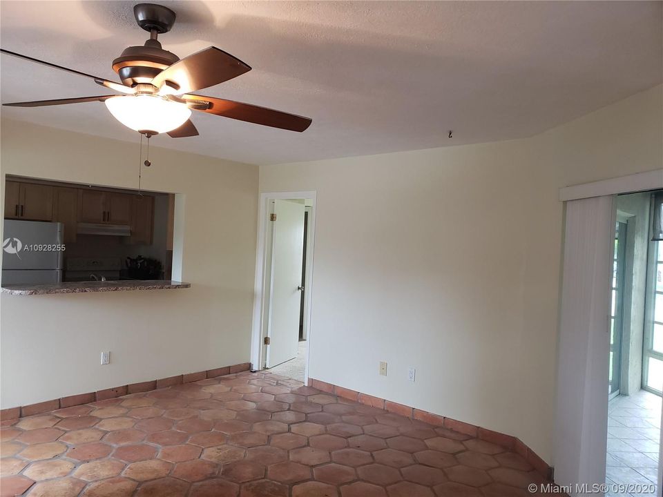 Recently Rented: $1,250 (2 beds, 2 baths, 1200 Square Feet)