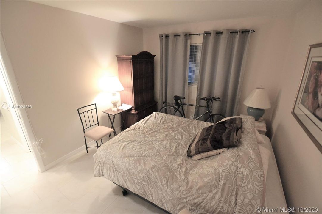 Vendido Recientemente: $95,900 (2 camas, 2 baños, 892 Pies cuadrados)