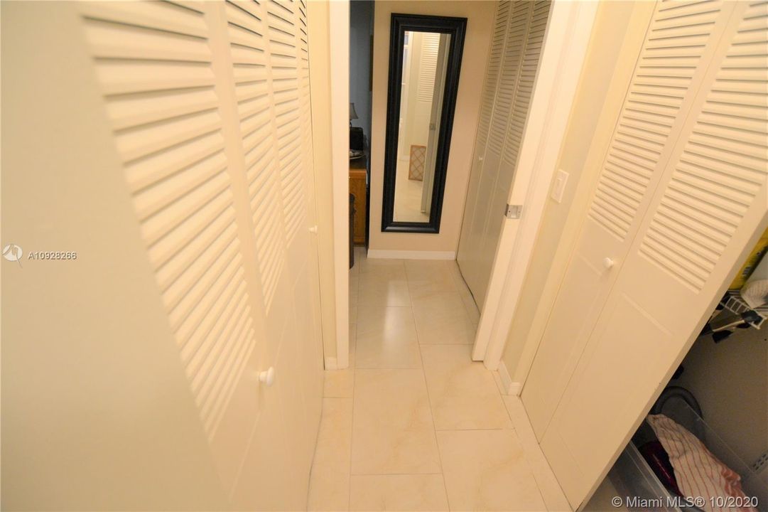 Vendido Recientemente: $95,900 (2 camas, 2 baños, 892 Pies cuadrados)