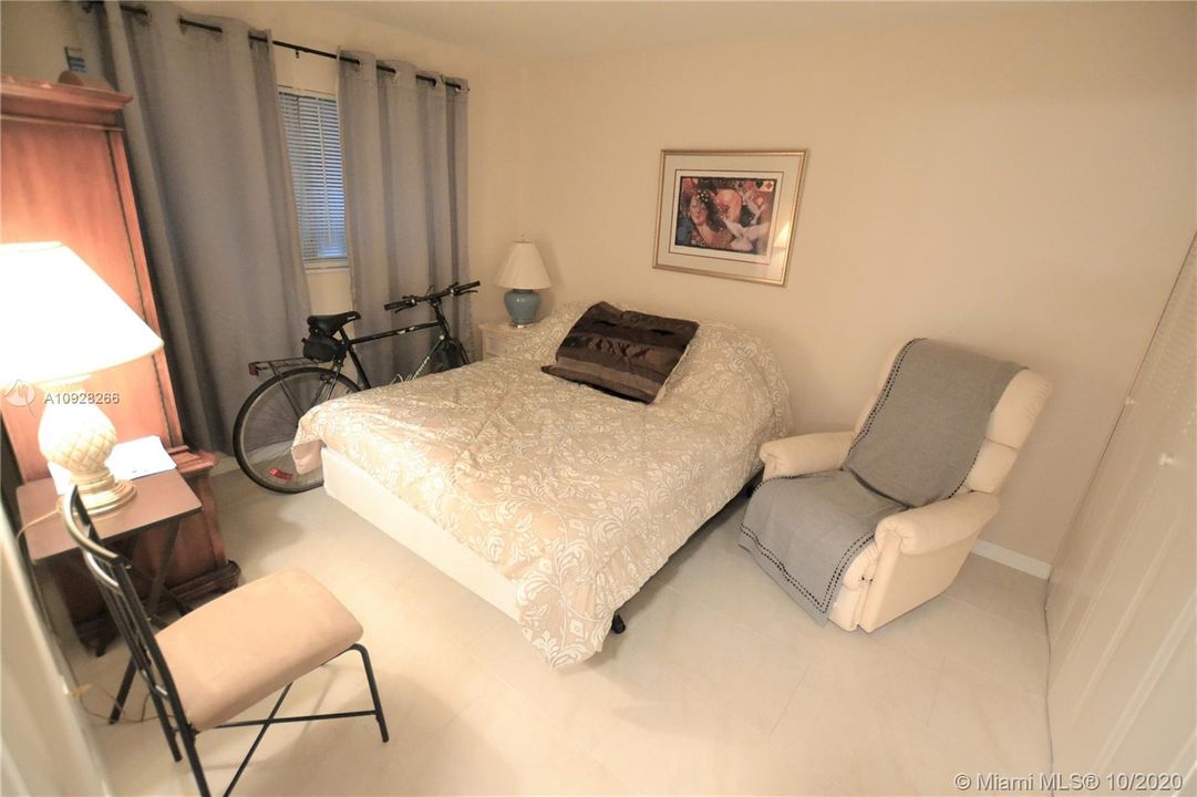 Vendido Recientemente: $95,900 (2 camas, 2 baños, 892 Pies cuadrados)