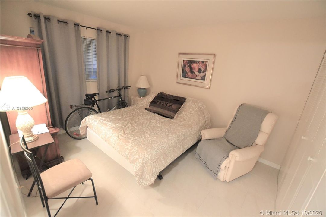 Vendido Recientemente: $95,900 (2 camas, 2 baños, 892 Pies cuadrados)