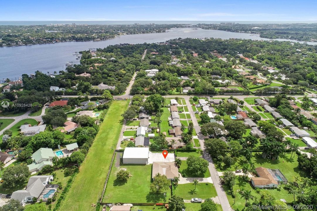 Недавно продано: $849,000 (4 спален, 3 ванн, 2317 Квадратных фут)