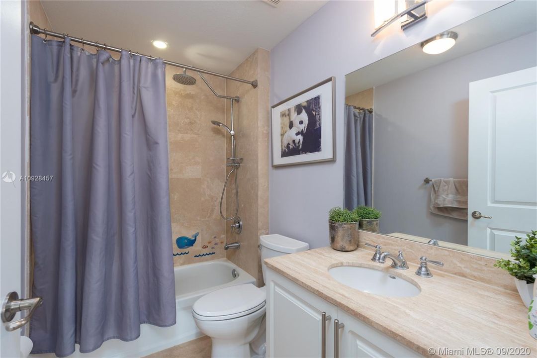最近租的: $3,500 (2 贝兹, 2 浴室, 1474 平方英尺)