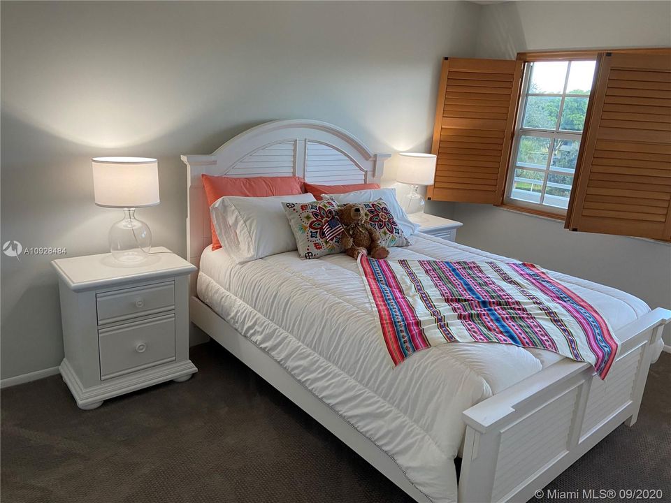 Recently Sold: $259,900 (3 beds, 2 baths, 1500 Square Feet)