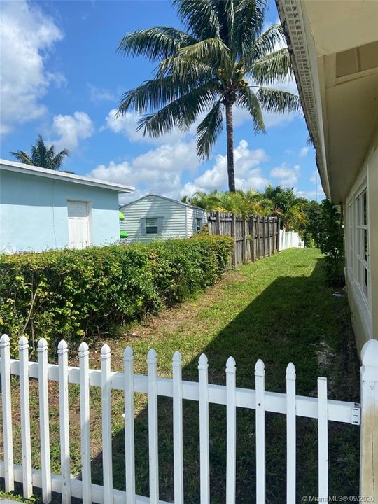 Recently Rented: $2,500 (3 beds, 2 baths, 2061 Square Feet)