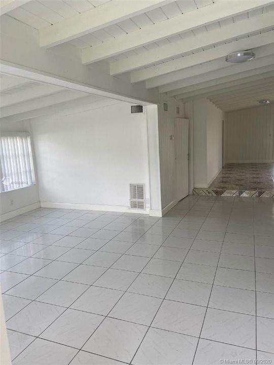 Recently Rented: $2,500 (3 beds, 2 baths, 2061 Square Feet)