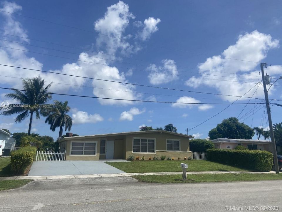 Recently Rented: $2,500 (3 beds, 2 baths, 2061 Square Feet)