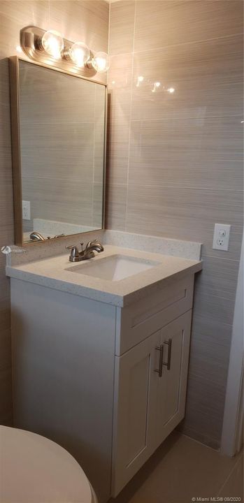 Vendido Recientemente: $165,000 (1 camas, 1 baños, 611 Pies cuadrados)