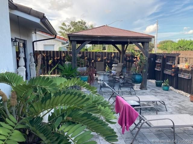 Recently Sold: $479,000 (3 beds, 2 baths, 1745 Square Feet)