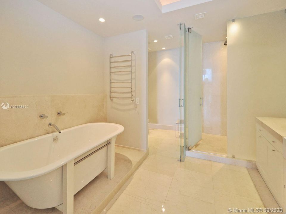 Recientemente alquilado: $19,000 (2 camas, 2 baños, 2048 Pies cuadrados)