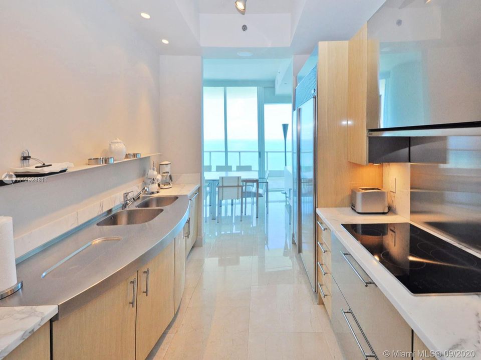 Recientemente alquilado: $19,000 (2 camas, 2 baños, 2048 Pies cuadrados)