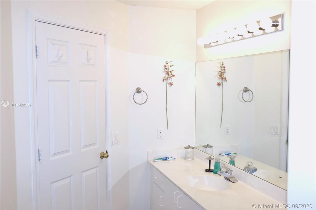 Recently Rented: $3,500 (4 beds, 3 baths, 2438 Square Feet)
