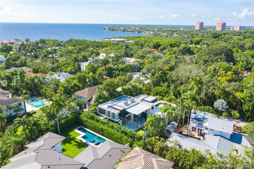 Recently Sold: $5,699,000 (5 beds, 5 baths, 5749 Square Feet)