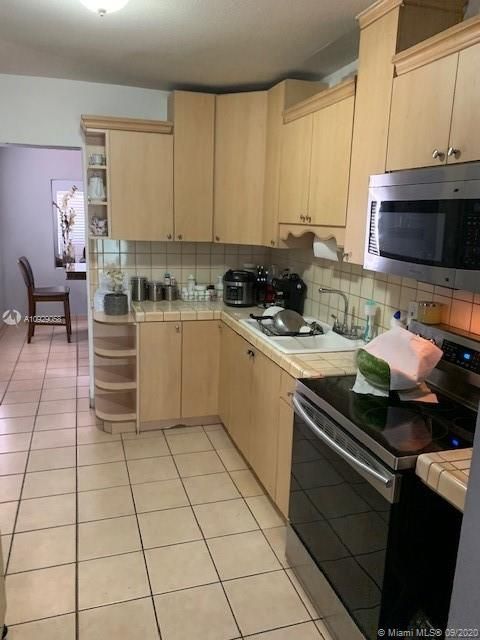 Recently Sold: $374,900 (4 beds, 4 baths, 1965 Square Feet)