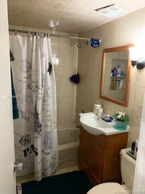 Recently Sold: $374,900 (4 beds, 4 baths, 1965 Square Feet)