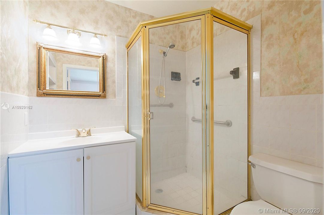 Недавно продано: $300,000 (3 спален, 2 ванн, 1792 Квадратных фут)