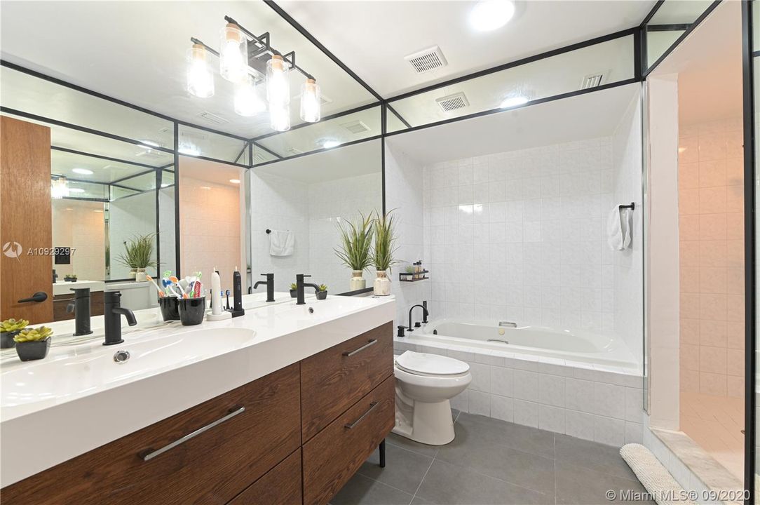 最近租的: $2,750 (3 贝兹, 2 浴室, 1685 平方英尺)