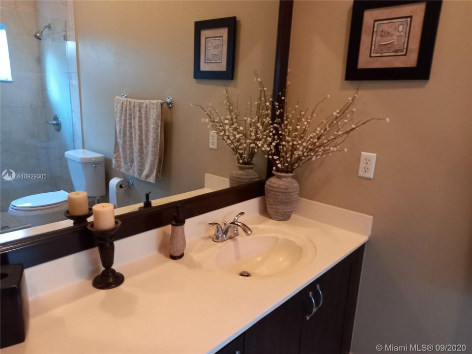 Vendido Recientemente: $445,000 (3 camas, 2 baños, 1548 Pies cuadrados)