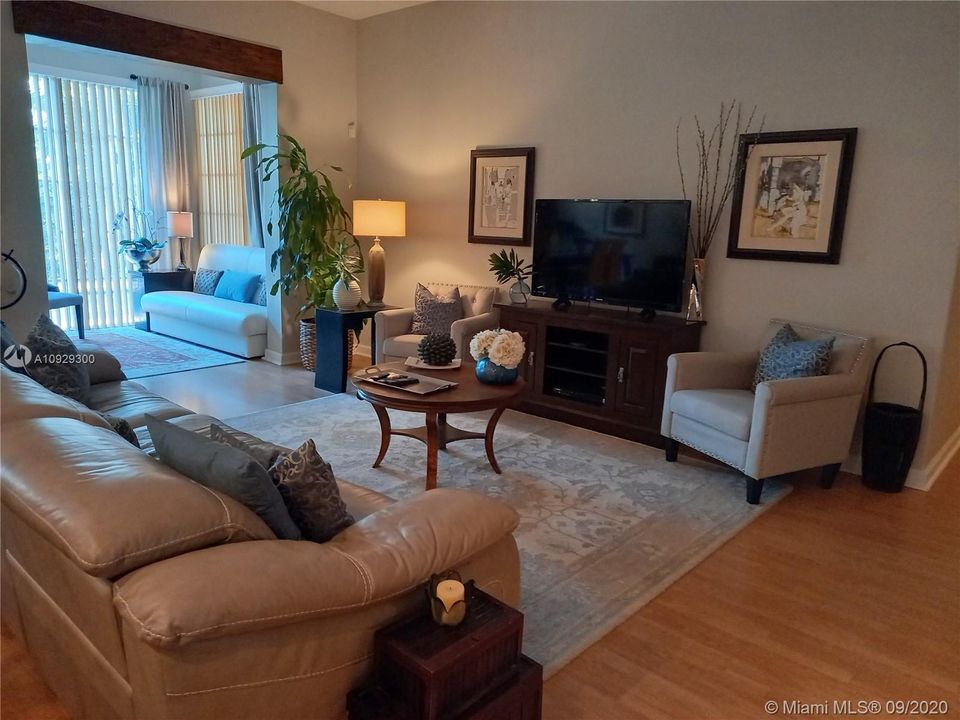 Vendido Recientemente: $445,000 (3 camas, 2 baños, 1548 Pies cuadrados)
