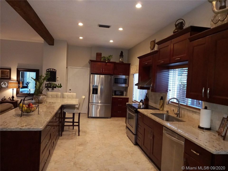 Vendido Recientemente: $445,000 (3 camas, 2 baños, 1548 Pies cuadrados)