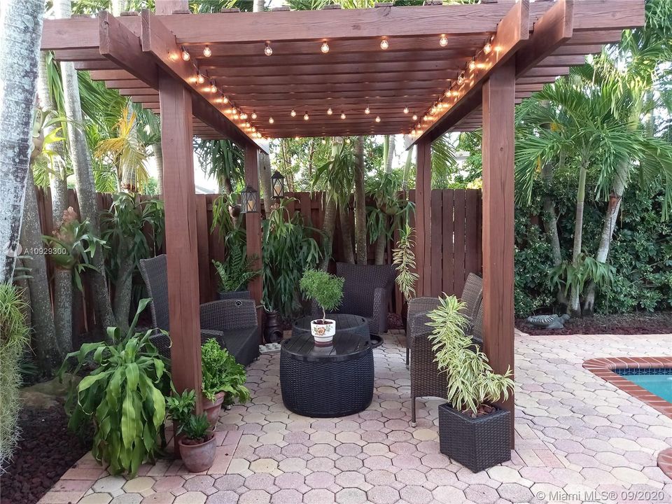 Vendido Recientemente: $445,000 (3 camas, 2 baños, 1548 Pies cuadrados)