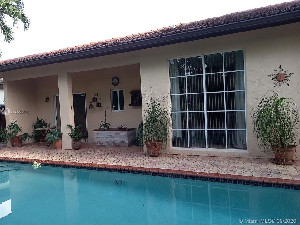 Vendido Recientemente: $445,000 (3 camas, 2 baños, 1548 Pies cuadrados)