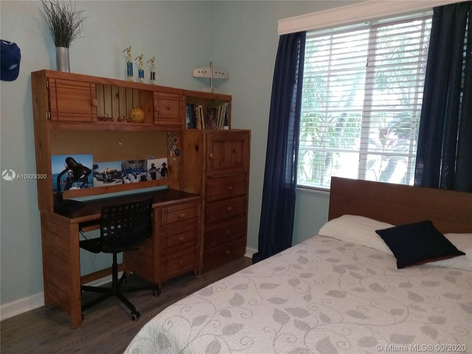 Vendido Recientemente: $445,000 (3 camas, 2 baños, 1548 Pies cuadrados)