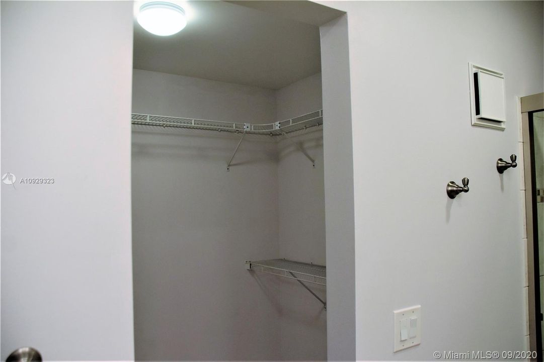 Recently Sold: $280,000 (3 beds, 2 baths, 1409 Square Feet)