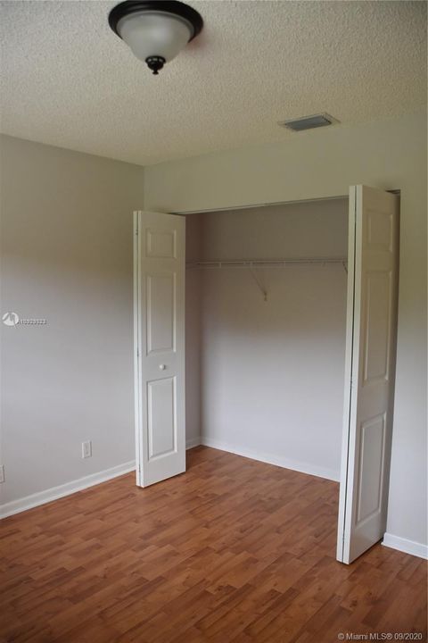 Recently Sold: $280,000 (3 beds, 2 baths, 1409 Square Feet)