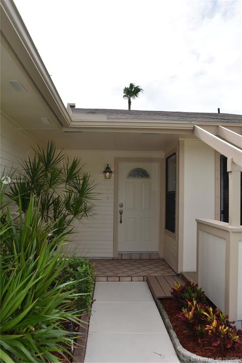 Recently Sold: $280,000 (3 beds, 2 baths, 1409 Square Feet)