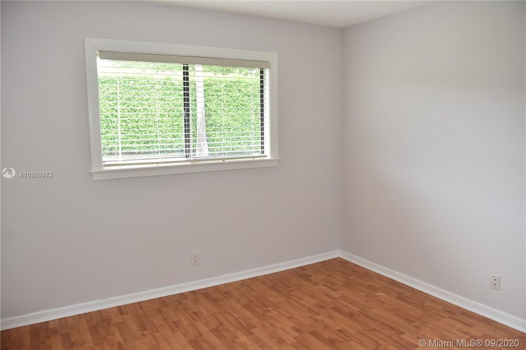 Recently Sold: $280,000 (3 beds, 2 baths, 1409 Square Feet)