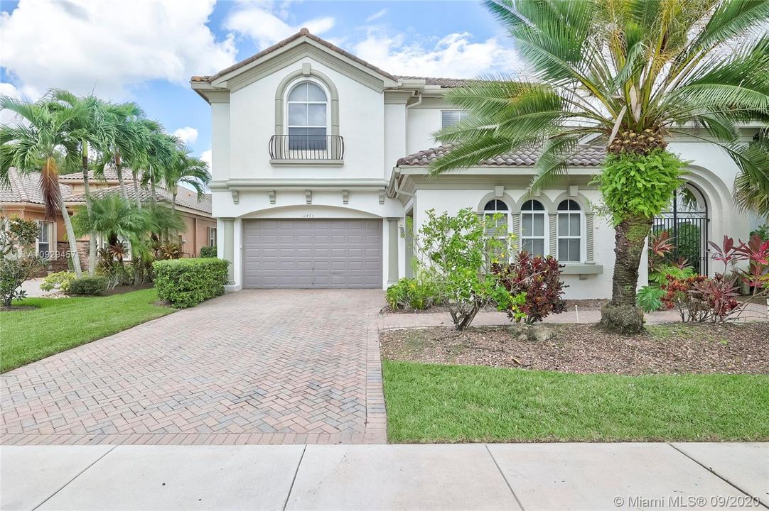 Recently Sold: $719,000 (4 beds, 3 baths, 3638 Square Feet)