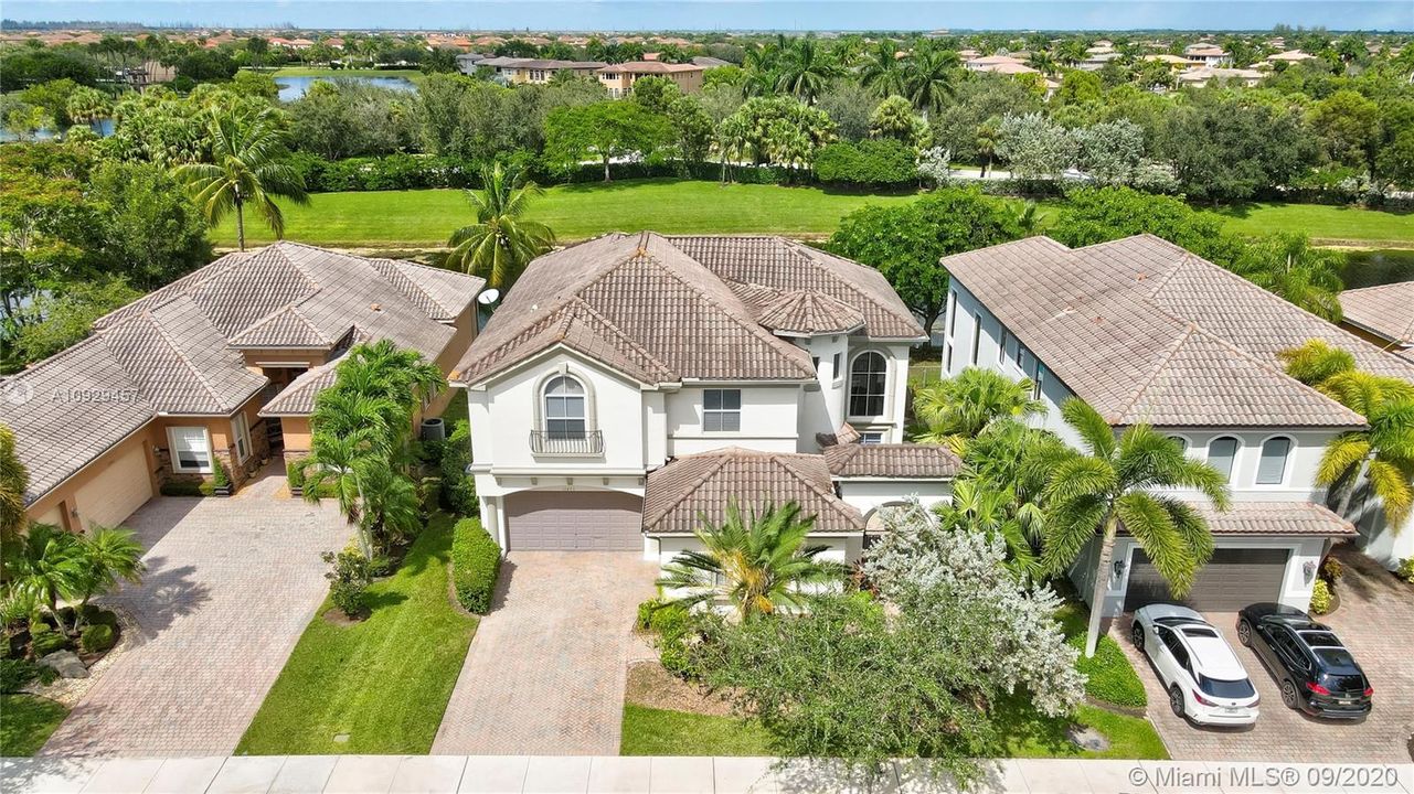 Recently Sold: $719,000 (4 beds, 3 baths, 3638 Square Feet)