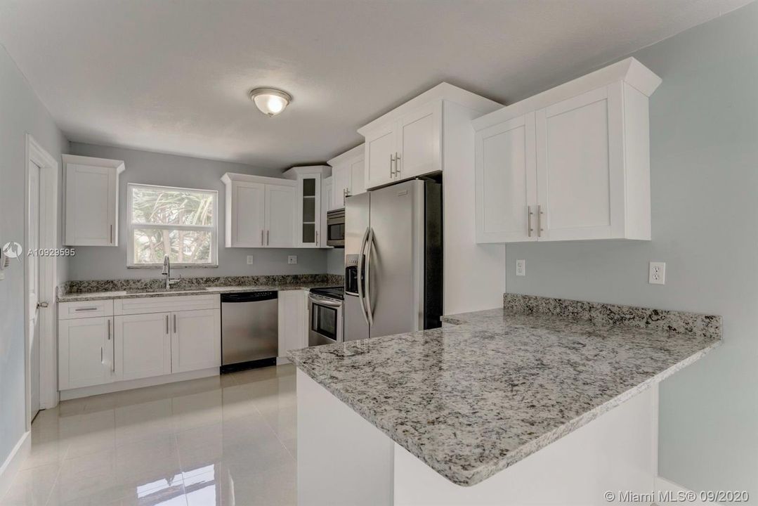 Vendido Recientemente: $339,900 (4 camas, 2 baños, 1196 Pies cuadrados)