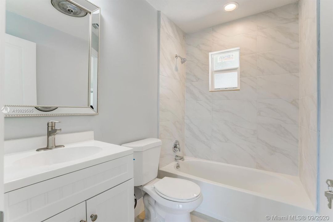 Vendido Recientemente: $339,900 (4 camas, 2 baños, 1196 Pies cuadrados)