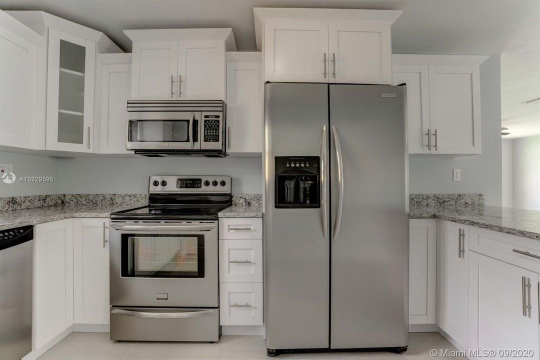 Vendido Recientemente: $339,900 (4 camas, 2 baños, 1196 Pies cuadrados)