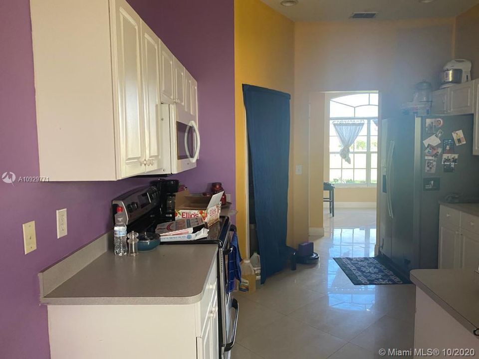 Recently Sold: $250,000 (3 beds, 2 baths, 2040 Square Feet)