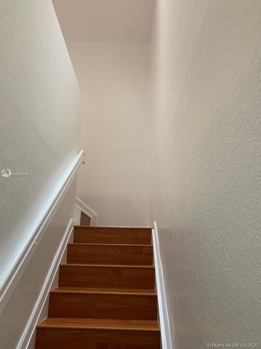 Recientemente alquilado: $1,800 (4 camas, 2 baños, 1592 Pies cuadrados)