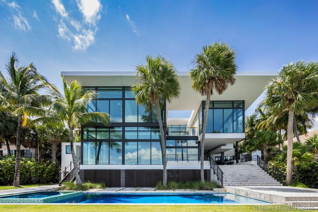 Recently Sold: $10,750,000 (5 beds, 5 baths, 10512 Square Feet)