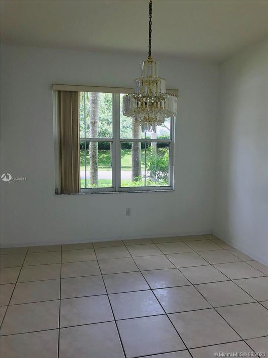 Recently Rented: $3,400 (5 beds, 3 baths, 2678 Square Feet)