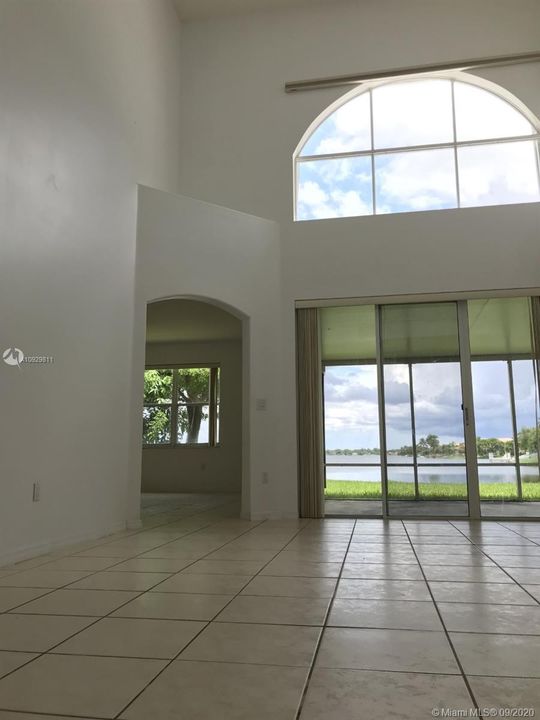 Recently Rented: $3,400 (5 beds, 3 baths, 2678 Square Feet)