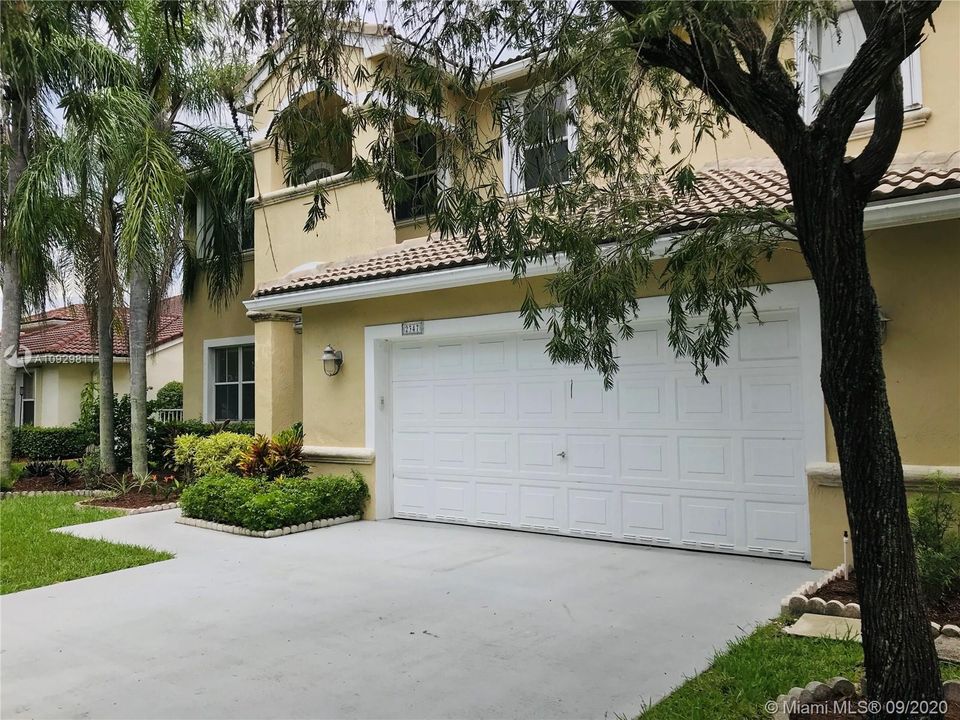 Recently Rented: $3,400 (5 beds, 3 baths, 2678 Square Feet)