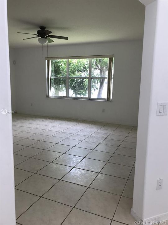 Recently Rented: $3,400 (5 beds, 3 baths, 2678 Square Feet)