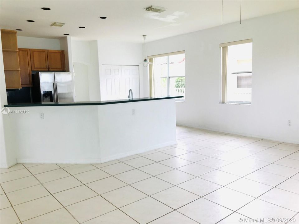 Recently Rented: $3,400 (5 beds, 3 baths, 2678 Square Feet)