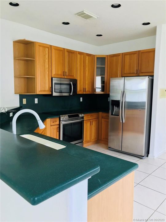 Recently Rented: $3,400 (5 beds, 3 baths, 2678 Square Feet)