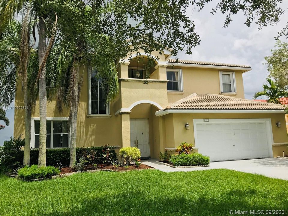 Recently Rented: $3,400 (5 beds, 3 baths, 2678 Square Feet)