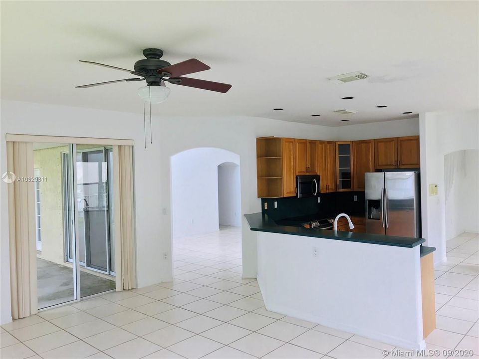 Recently Rented: $3,400 (5 beds, 3 baths, 2678 Square Feet)