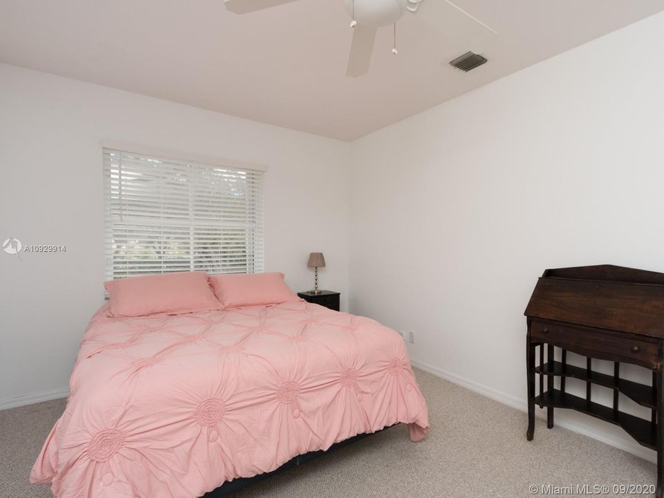 Recently Sold: $515,000 (4 beds, 2 baths, 2515 Square Feet)
